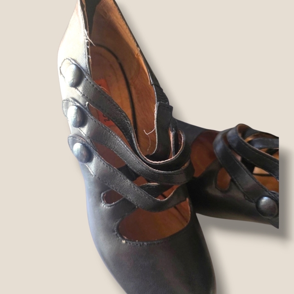 Miz Mooz Black Button-Strap Heeled Pumps - Picture 2 of 5